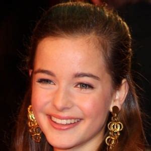 céline buckens age